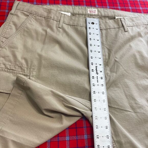 Levi’s Men’s VTG Khaki Cargo Men’s Loose Fit Shorts Size 46 - Picture 10 of 12